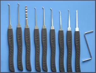 Philadelphia Local Locksmith Philadelphia, PA 215-583-2034 - 11-car-lock-pick