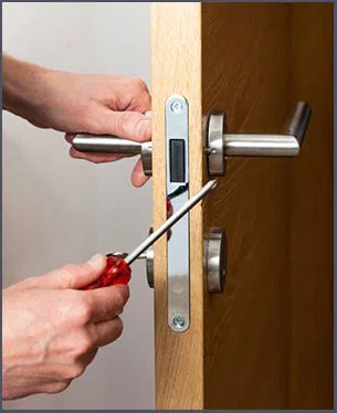 Philadelphia Local Locksmith Philadelphia, PA 215-583-2034 - 4-new-locksmith-install